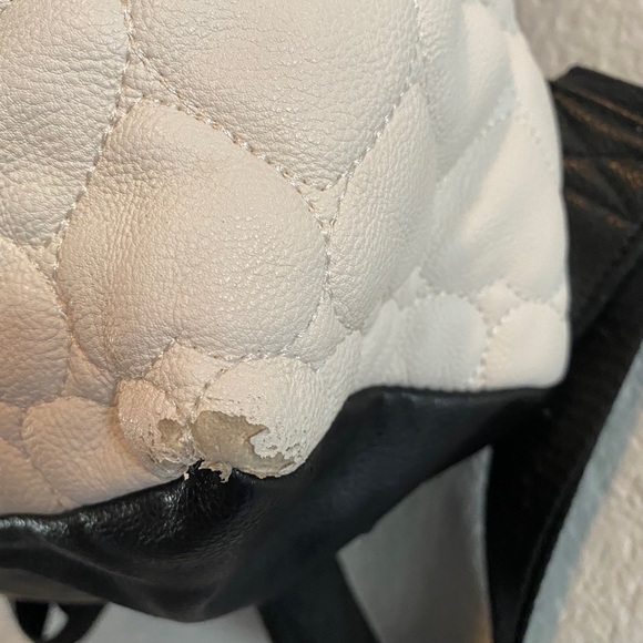 Betsey Johnson New York Hearts Quilted backpack - Picture 3 of 6